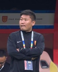 爱游戏体育app下载-6场1球，向余望饼锋踢法不适合首发 重庆防守顶级 1将有上升空间